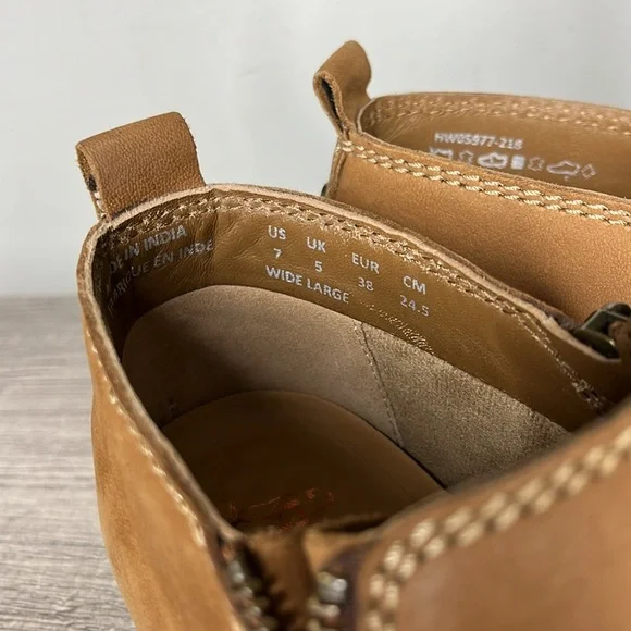 NWOT Hush Puppies Mazin Cayto Ankle Boot size 7 - Picture 4 of 8